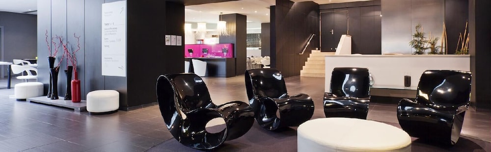 Hotel ILUNION Bel Art — Hotel building in Barcelona, Catalonia