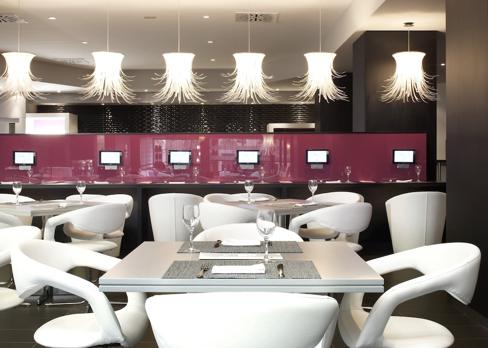 Hotel ILUNION Bel Art — Restaurant & bars in Barcelona, Catalonia