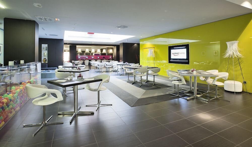 Hotel ILUNION Bel Art — Restaurant & bars in Barcelona, Catalonia