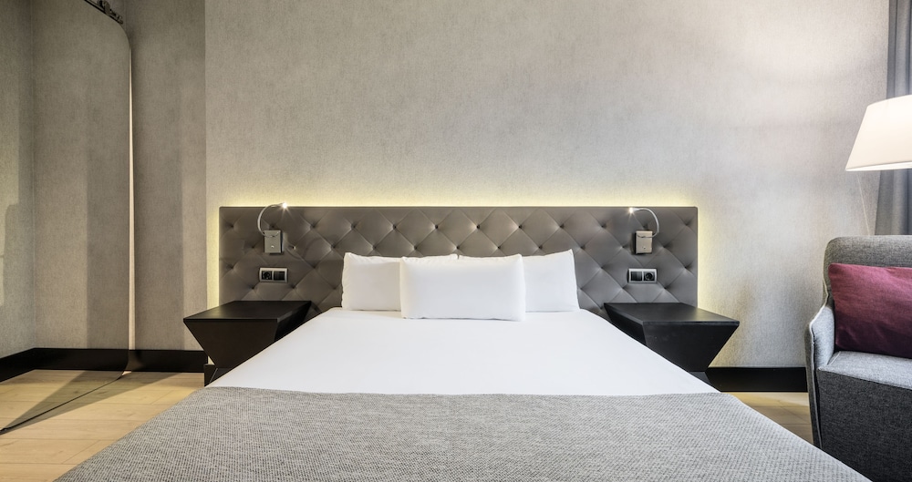 Hotel ILUNION Bel Art — Hotel rooms in Barcelona, Catalonia