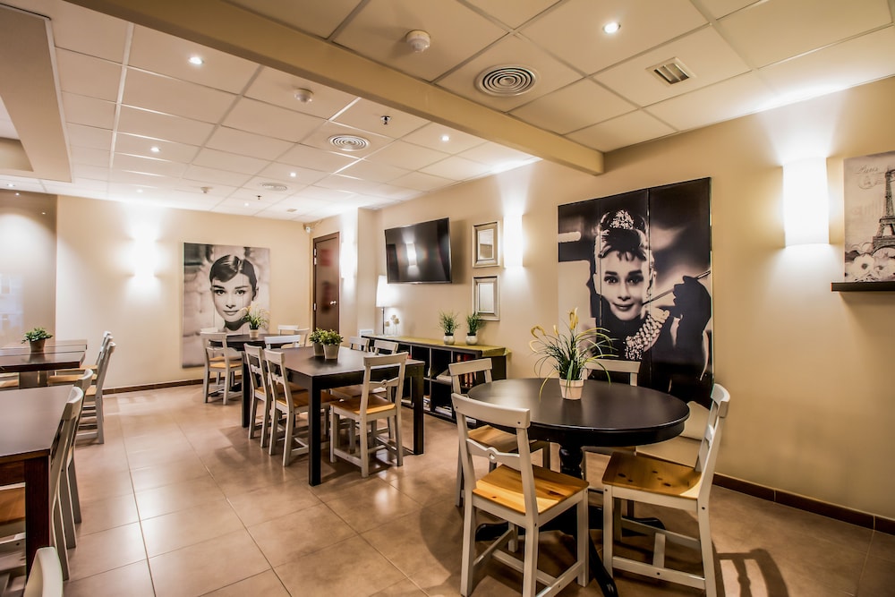 SM Hotel Teatre Auditori — Restaurant & bars in Barcelona, Catalonia