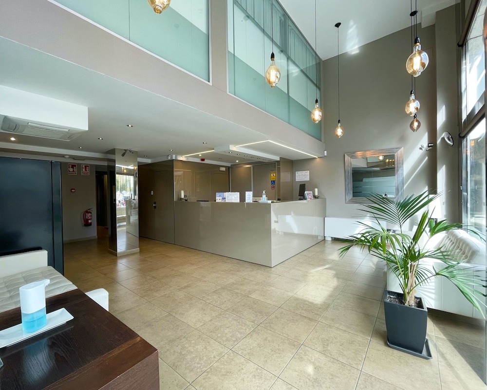 SM Hotel Teatre Auditori — Hotel building in Barcelona, Catalonia