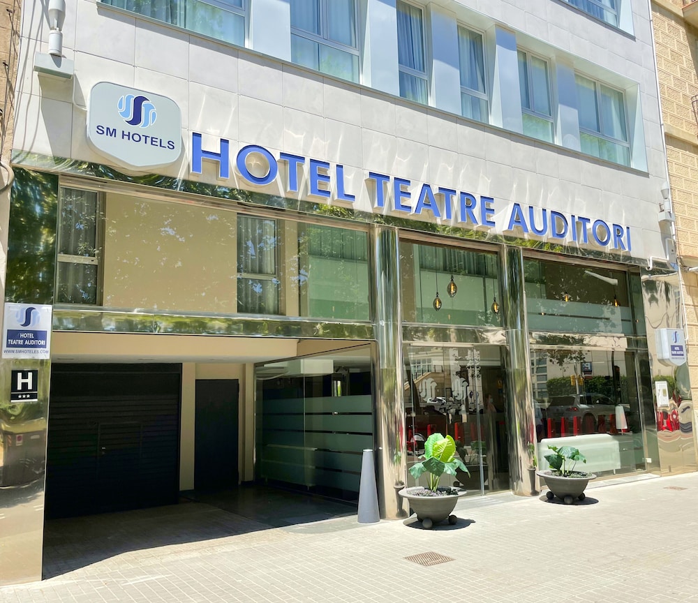 SM Hotel Teatre Auditori — Hotel building in Barcelona, Catalonia