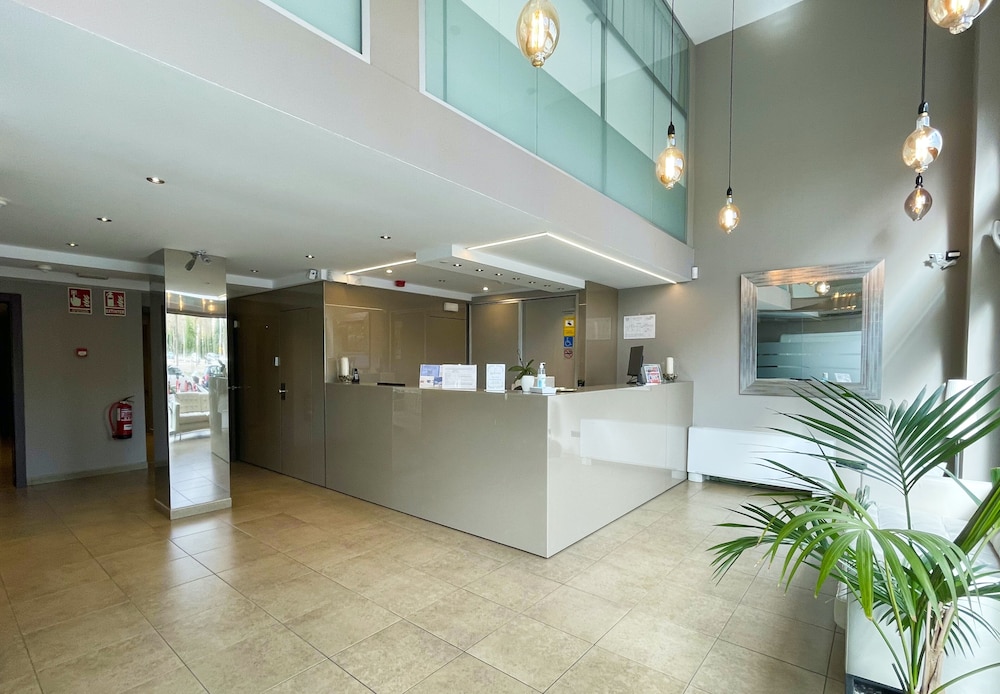 SM Hotel Teatre Auditori — Hotel building in Barcelona, Catalonia