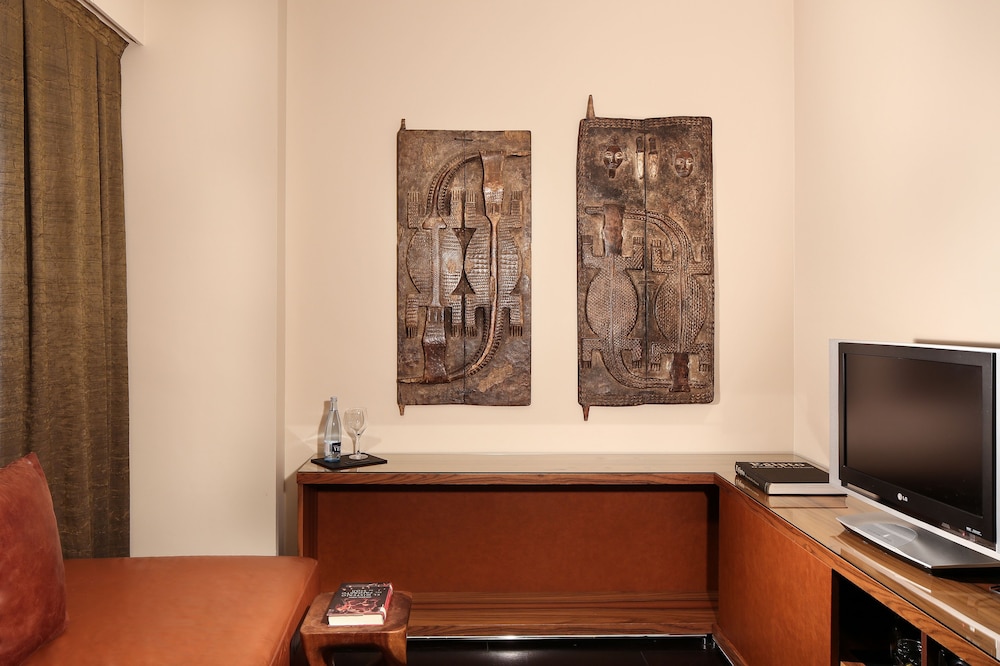 Gran Derby Suites Hotel a Small Luxury Hotels of the World — Hotel rooms in Barcelona, Catalonia