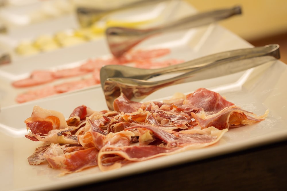 Gran Derby Suites Hotel a Small Luxury Hotels of the World — Restaurant & bars in Barcelona, Catalonia
