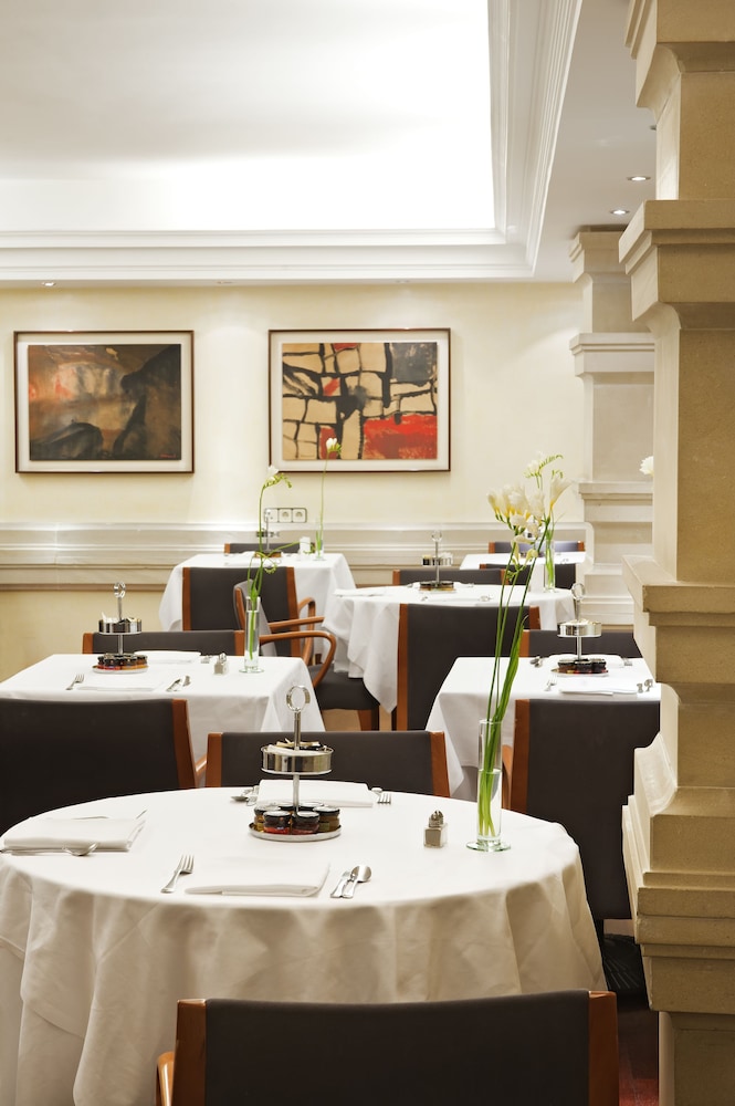 Gran Derby Suites Hotel a Small Luxury Hotels of the World — Restaurant & bars in Barcelona, Catalonia