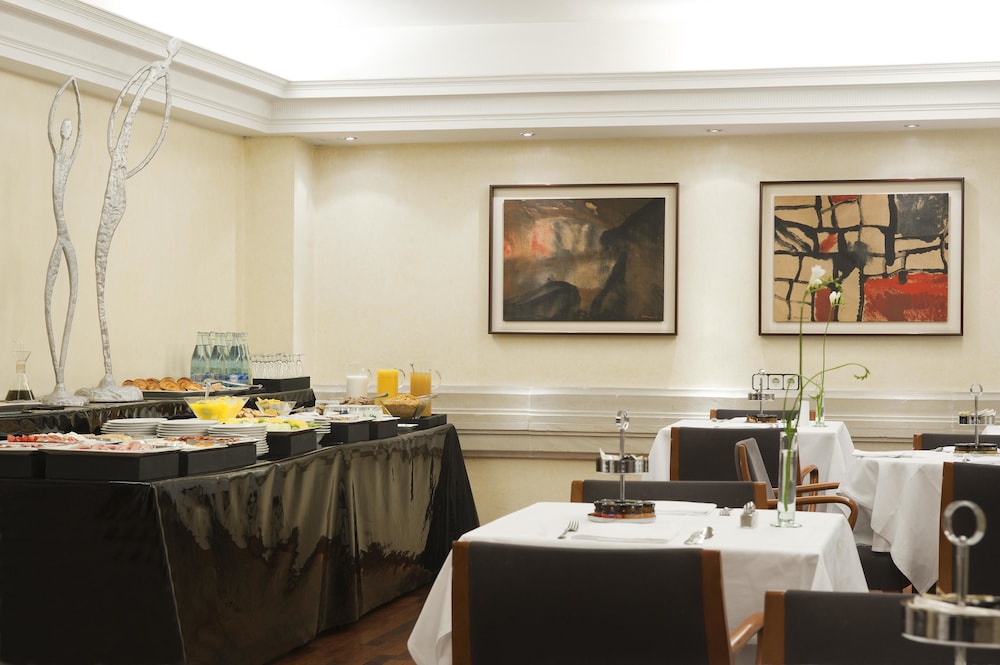 Gran Derby Suites Hotel a Small Luxury Hotels of the World — Restaurant & bars in Barcelona, Catalonia