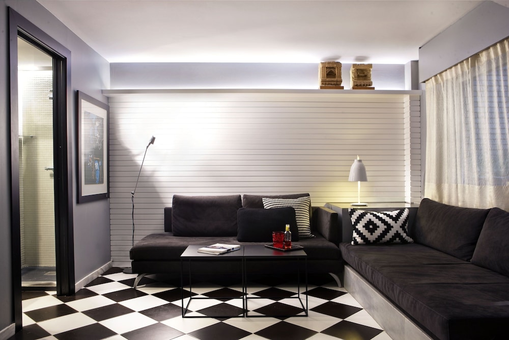 Gran Derby Suites Hotel a Small Luxury Hotels of the World — Hotel rooms in Barcelona, Catalonia