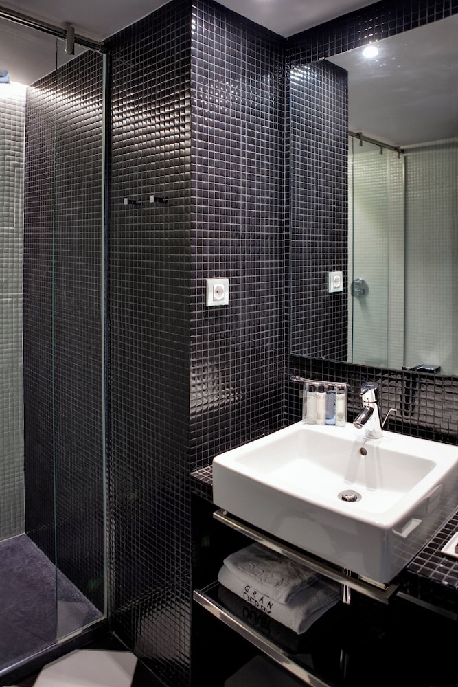 Gran Derby Suites Hotel a Small Luxury Hotels of the World — Hotel rooms in Barcelona, Catalonia