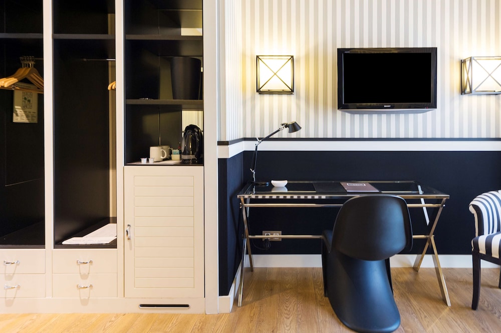 Hotel EuroPark — Hotel rooms in Barcelona, Catalonia