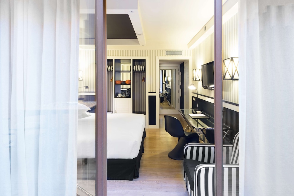 Hotel EuroPark — Hotel rooms in Barcelona, Catalonia