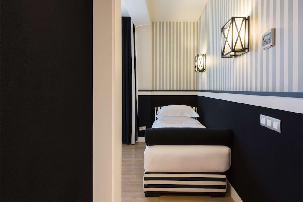 Hotel EuroPark — Hotel rooms in Barcelona, Catalonia