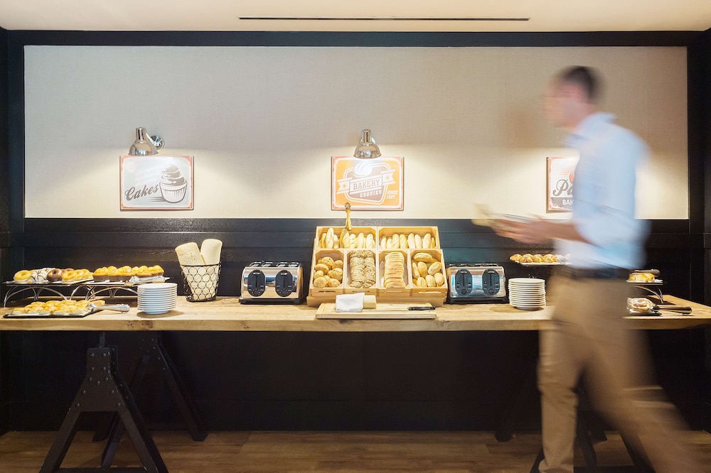 Hotel EuroPark — Restaurant & bars in Barcelona, Catalonia
