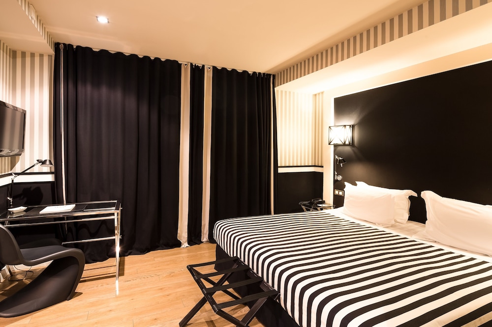 Hotel EuroPark — Hotel rooms in Barcelona, Catalonia