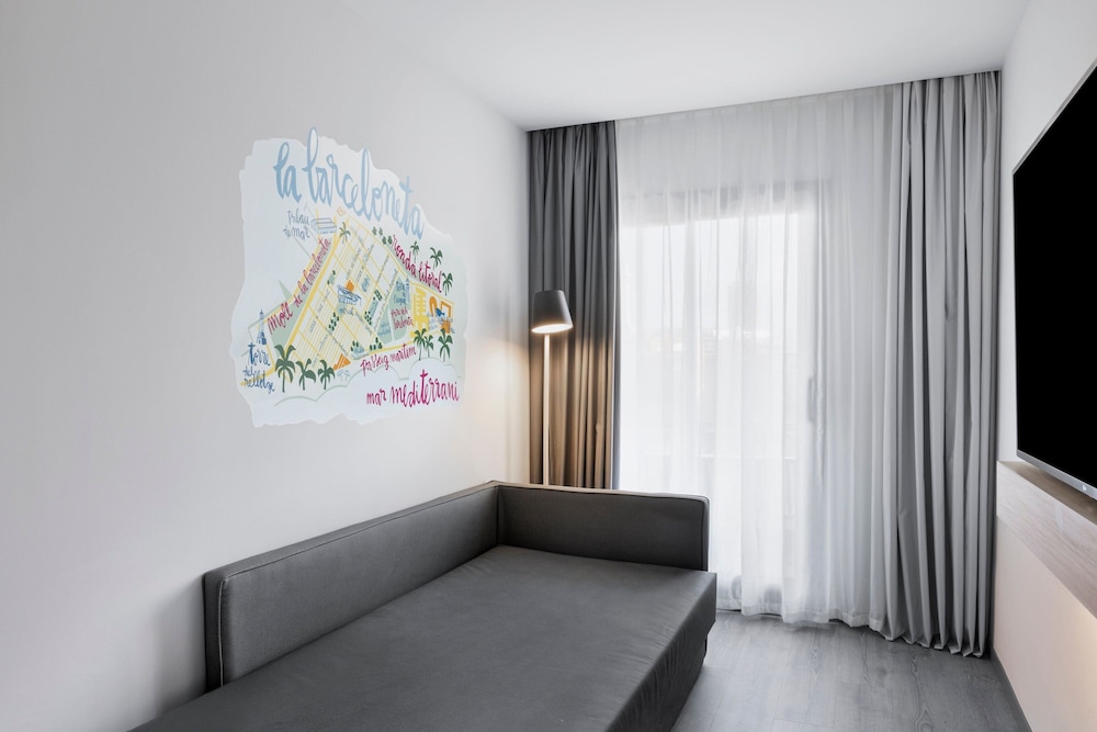 Moxy Barcelona — Hotel rooms in Barcelona, Catalonia