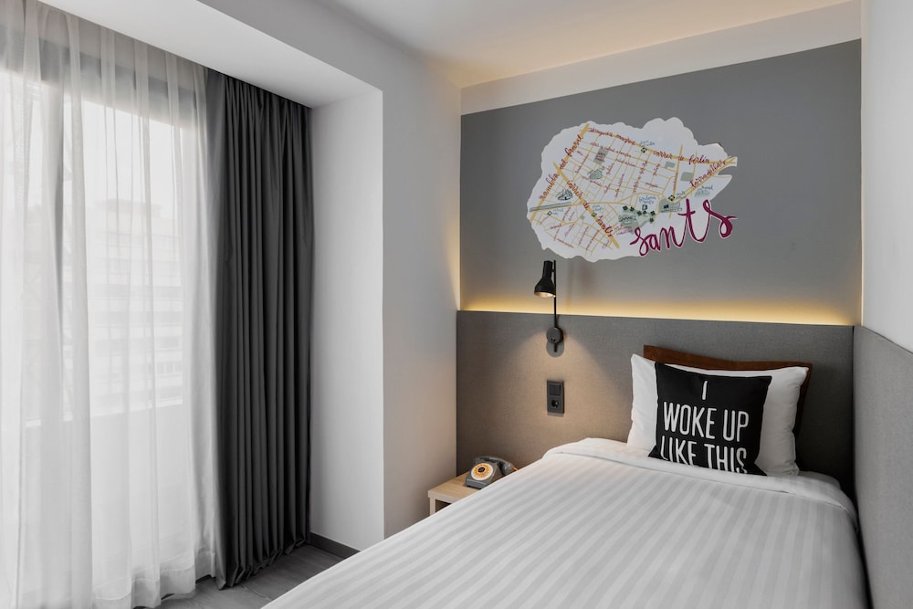 Moxy Barcelona — Hotel rooms in Barcelona, Catalonia