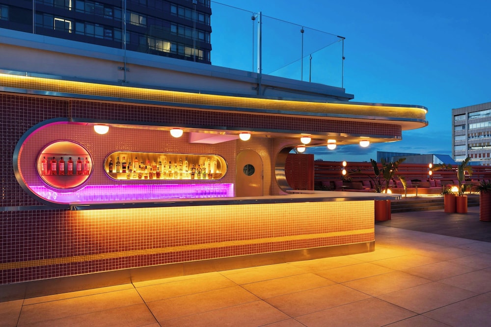 Moxy Barcelona — Restaurant & bars in Barcelona, Catalonia