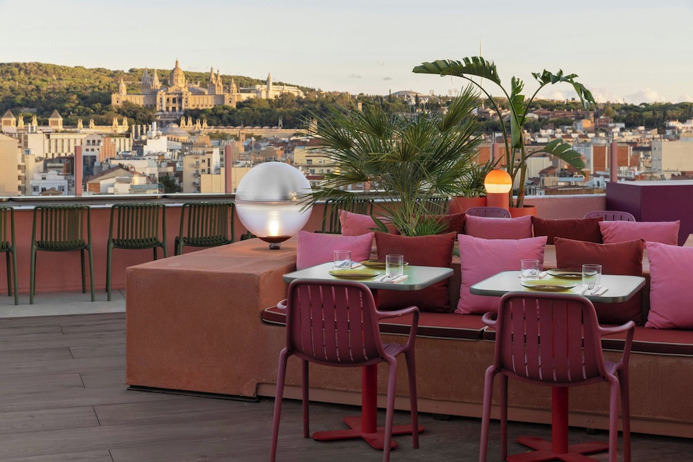 Moxy Barcelona — Restaurant & bars in Barcelona, Catalonia