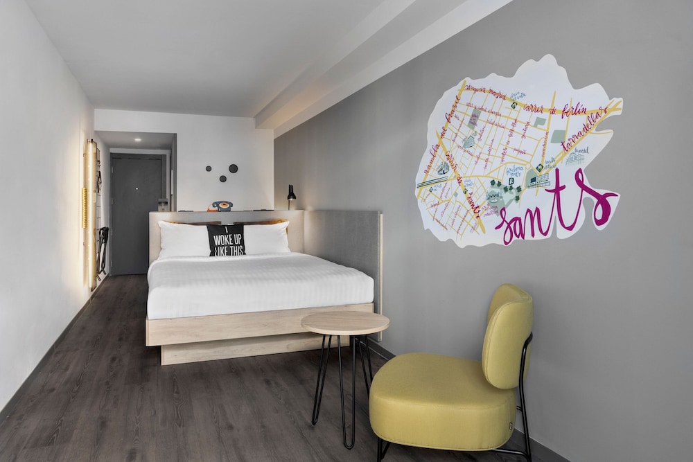 Moxy Barcelona — Hotel rooms in Barcelona, Catalonia