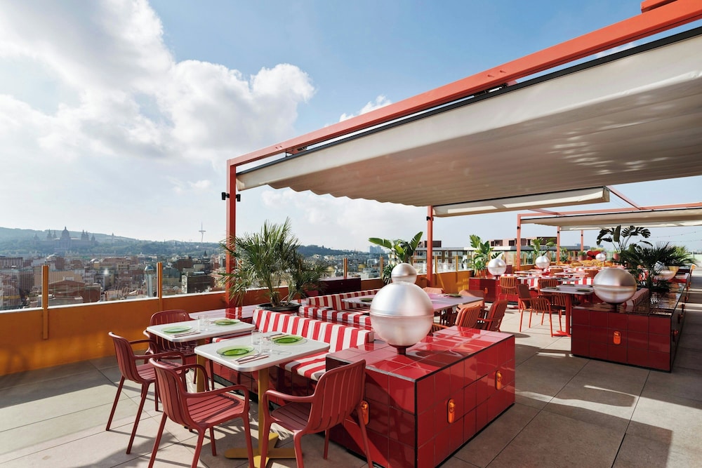 Moxy Barcelona — Restaurant & bars in Barcelona, Catalonia