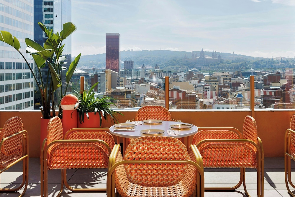Moxy Barcelona — Restaurant & bars in Barcelona, Catalonia