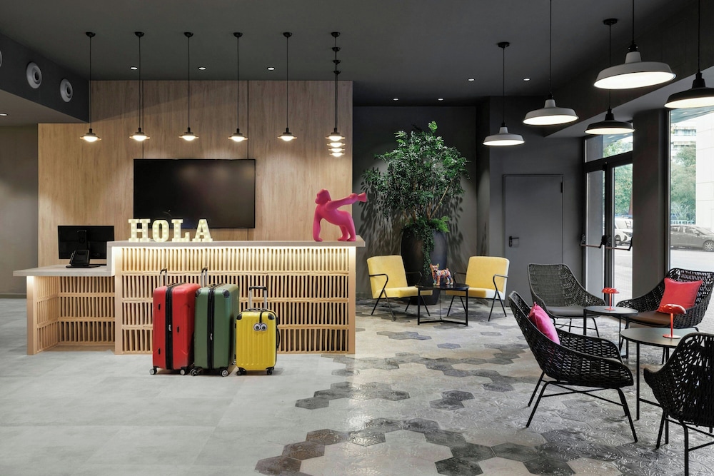 Moxy Barcelona — Hotel building in Barcelona, Catalonia
