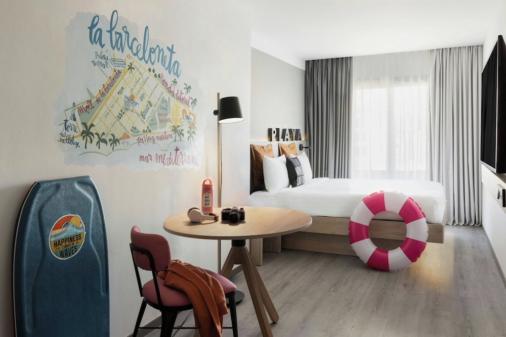 Moxy Barcelona — Hotel rooms in Barcelona, Catalonia