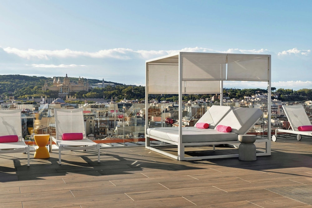 Moxy Barcelona — Restaurant & bars in Barcelona, Catalonia