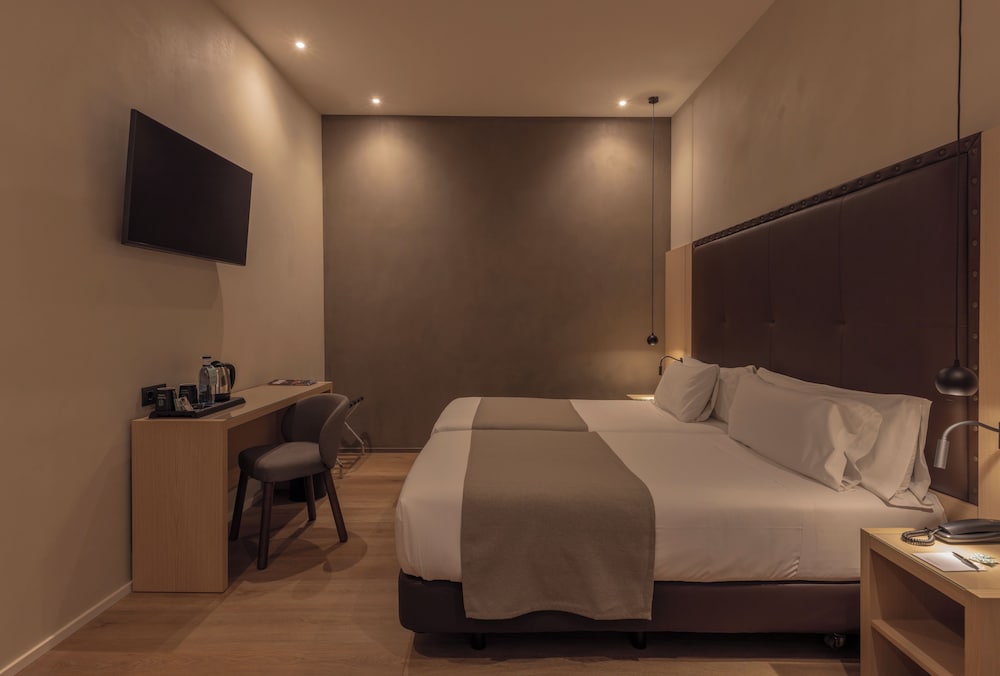 Gran Hotel Barcino — Hotel rooms in Barcelona, Catalonia