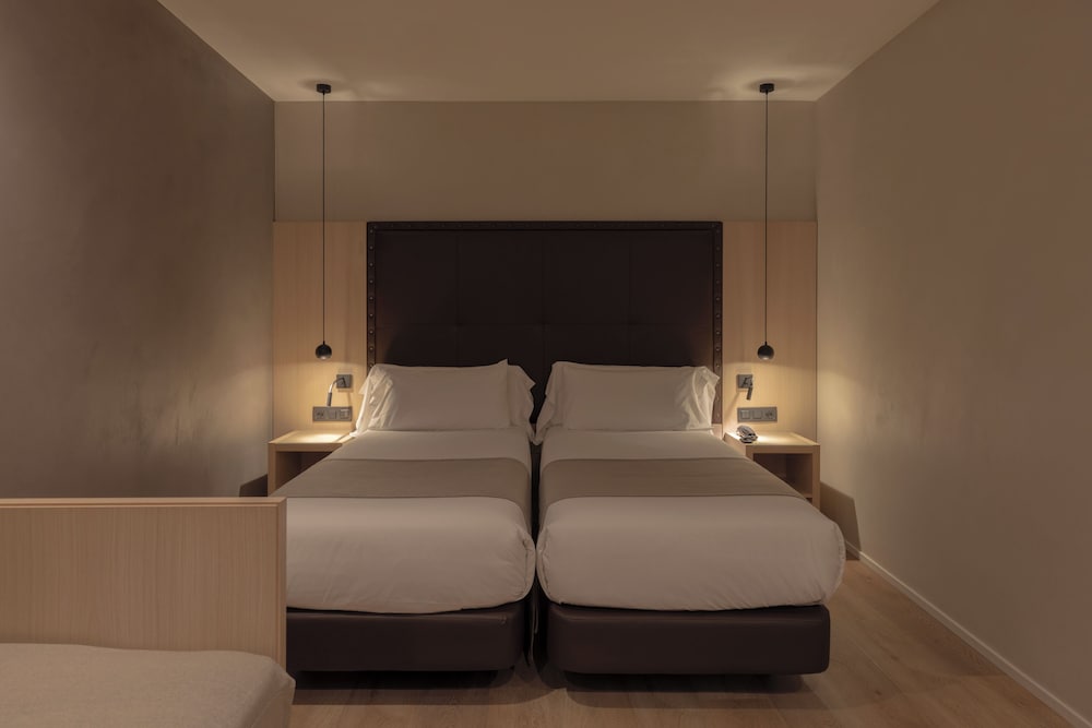 Gran Hotel Barcino — Hotel rooms in Barcelona, Catalonia