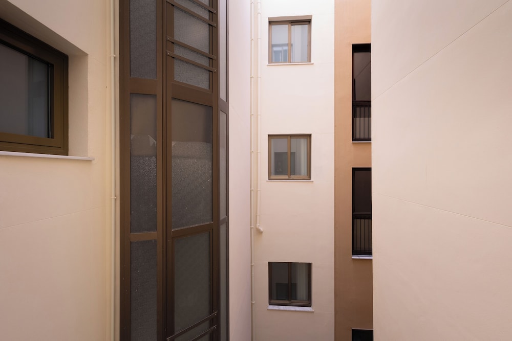 Gran Hotel Barcino — Hotel building in Barcelona, Catalonia
