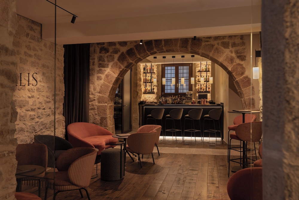 Gran Hotel Barcino — Restaurant & bars in Barcelona, Catalonia