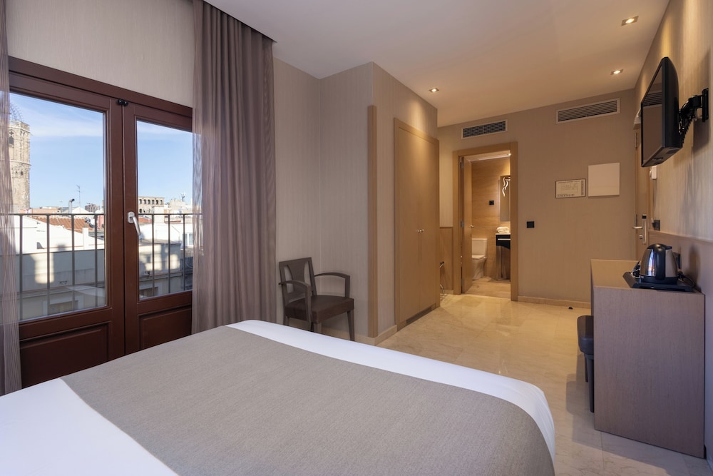 Gran Hotel Barcino — Hotel rooms in Barcelona, Catalonia