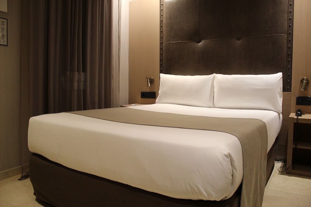 Gran Hotel Barcino — Hotel rooms in Barcelona, Catalonia