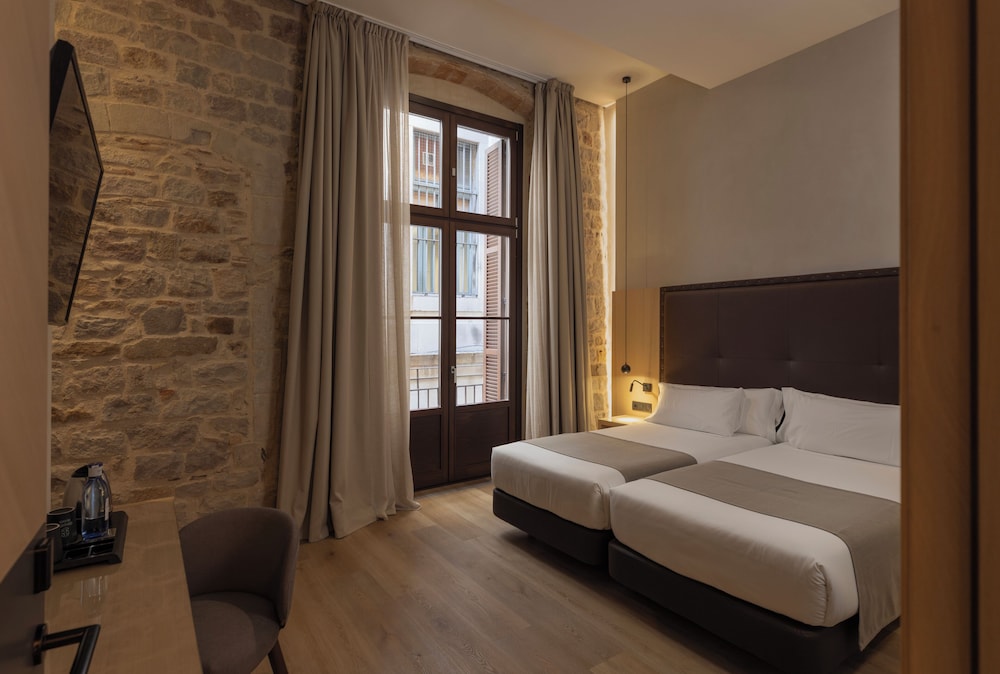 Gran Hotel Barcino — Hotel rooms in Barcelona, Catalonia