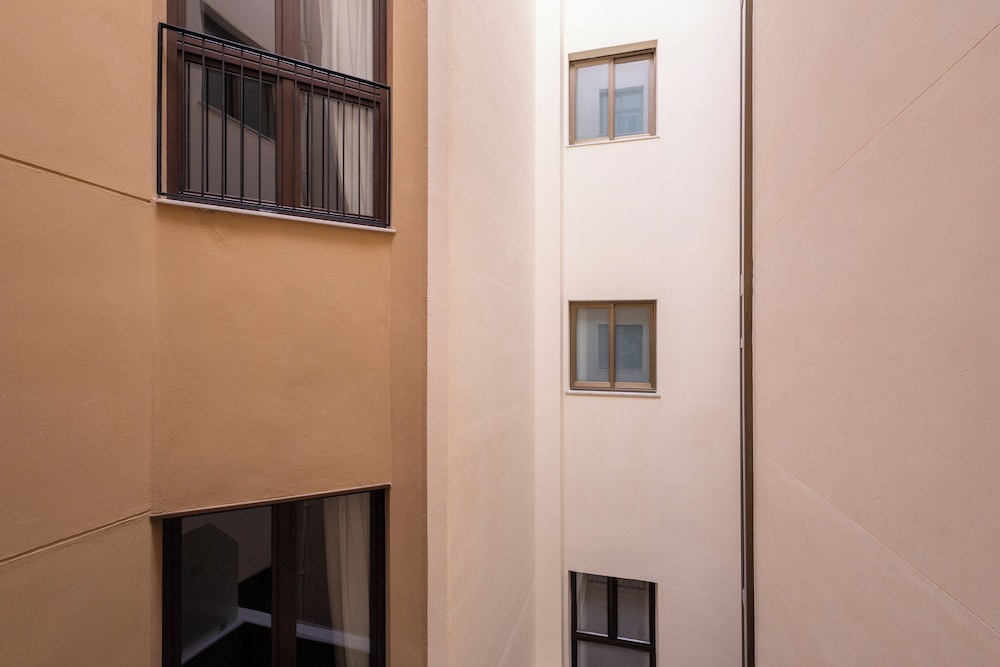Gran Hotel Barcino — Hotel building in Barcelona, Catalonia