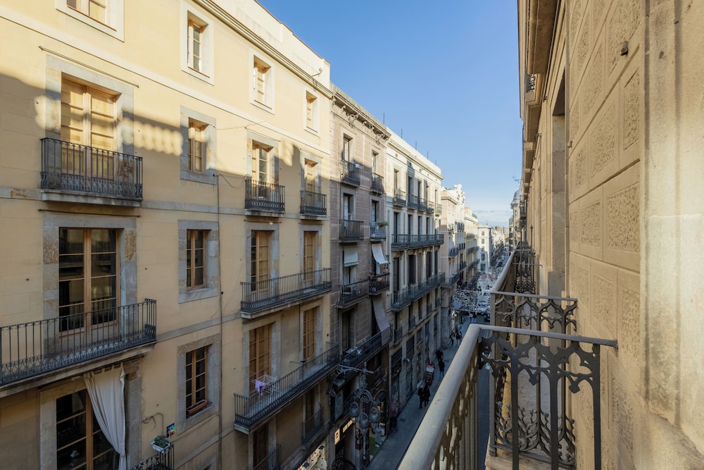 Gran Hotel Barcino — Hotel building in Barcelona, Catalonia