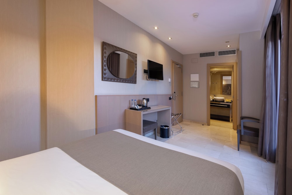 Gran Hotel Barcino — Hotel rooms in Barcelona, Catalonia