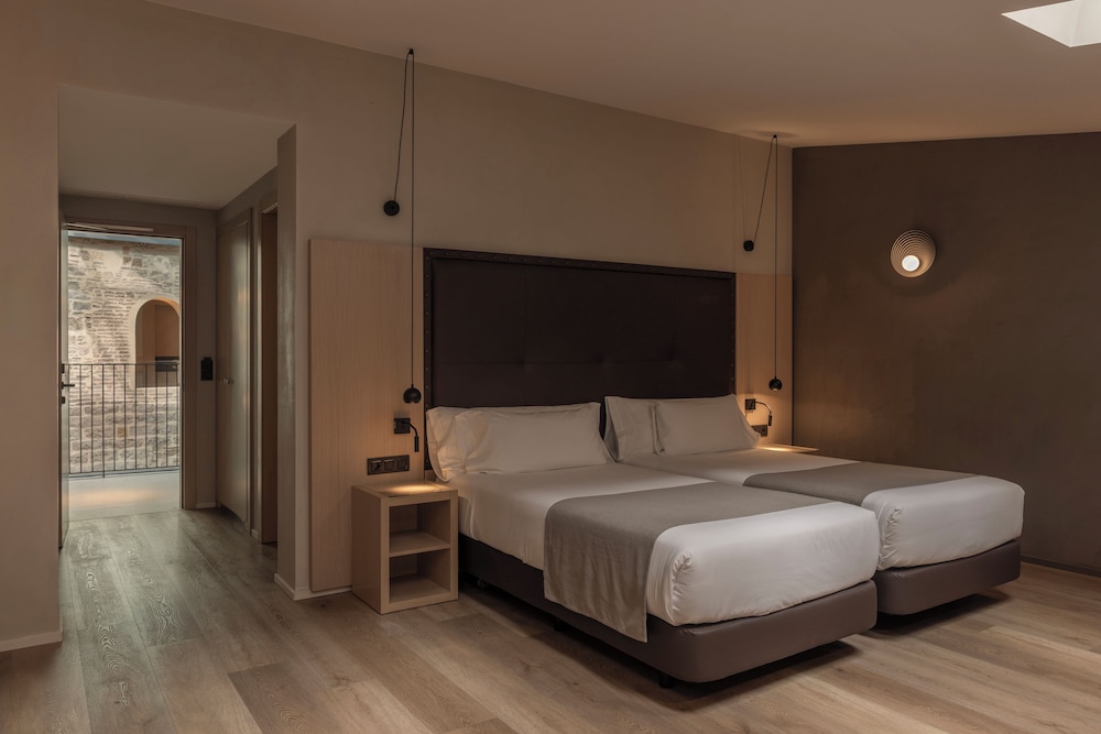 Gran Hotel Barcino — Hotel rooms in Barcelona, Catalonia