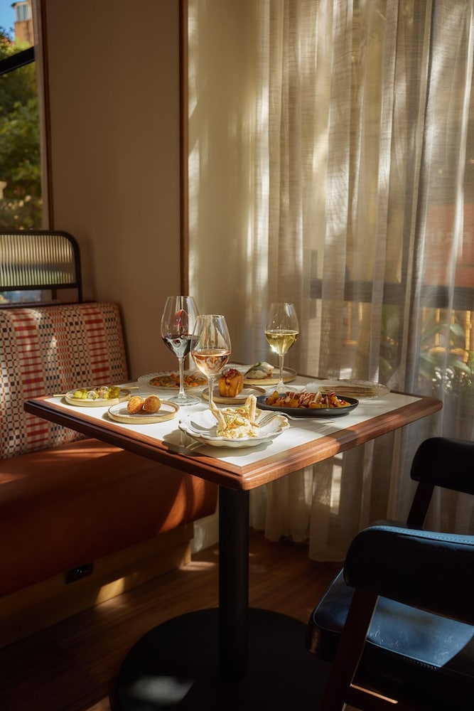 Grand Hotel Central — Restaurant & bars in Barcelona, Catalonia