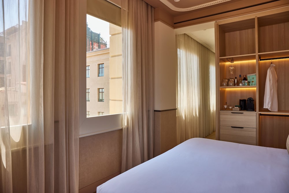 Grand Hotel Central — Hotel rooms in Barcelona, Catalonia