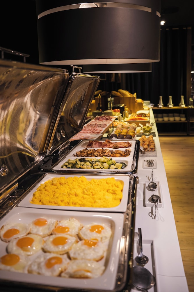 Grand Hotel Central — Restaurant & bars in Barcelona, Catalonia