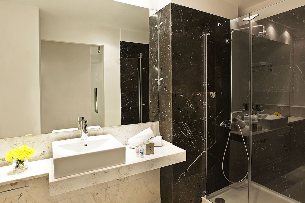 Grupotel Gran Vía 678 — Hotel rooms in Barcelona, Catalonia