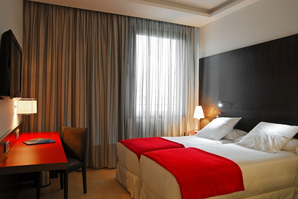 Grupotel Gran Vía 678 — Hotel rooms in Barcelona, Catalonia