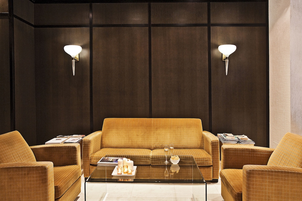 Grupotel Gran Vía 678 — Hotel rooms in Barcelona, Catalonia