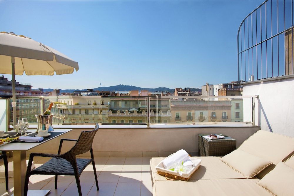 Grupotel Gran Vía 678 — Hotel rooms in Barcelona, Catalonia