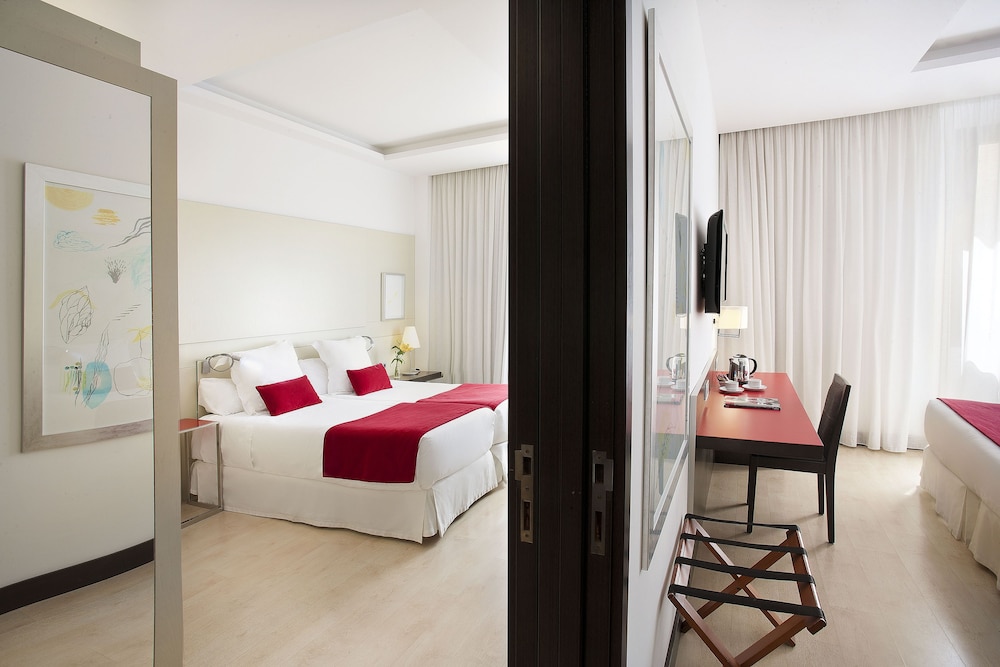 Grupotel Gran Vía 678 — Hotel rooms in Barcelona, Catalonia