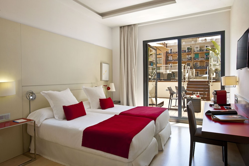 Grupotel Gran Vía 678 — Hotel rooms in Barcelona, Catalonia