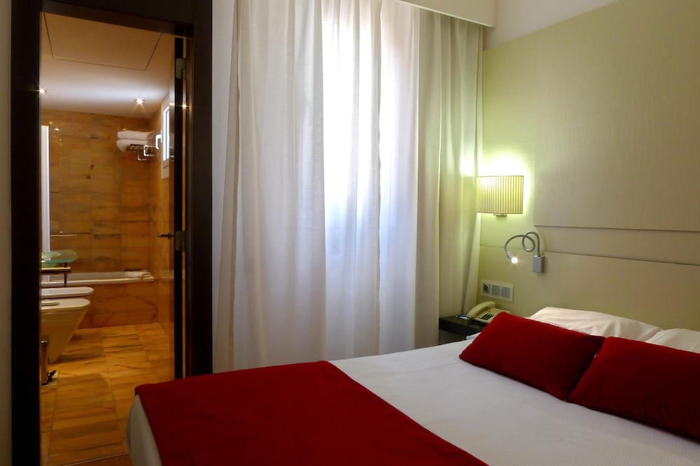 Grupotel Gravina — Hotel rooms in Barcelona, Catalonia